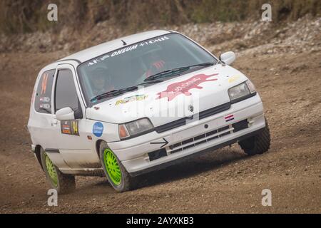 Sveta Nedjelja, Kroatien - 24. November 2019. 10. Rally Show Santa Domenica. Andjelko Vrkic und Vesela Vrkic im Renault Clio, Sprint. Stockfoto