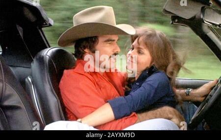 Smokey Und Der Bandit Burt Reynolds Sally Field Datum 1977 Stockfotografie Alamy