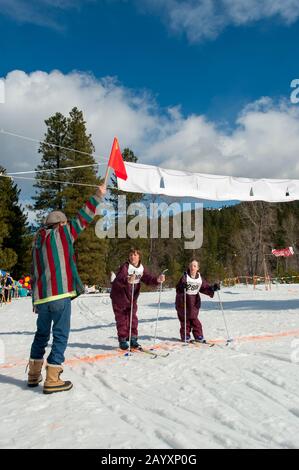 Menschen mit Behinderungen sind Skilangläufer während einer Special Olympics Veranstaltung in Leavenworth, Eastern Washington State, USA. Stockfoto