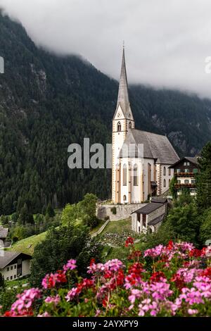 St. Vincent Kirche und Großglockner massiv Stockfoto