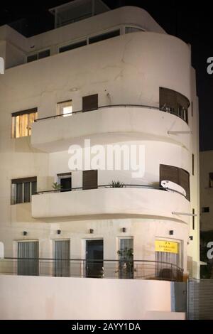 Bauhausgebäude im Stadtzentrum von Tel Aviv Stockfoto