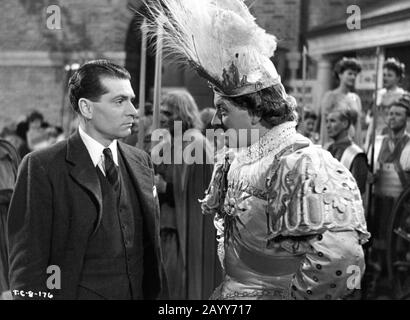 Laurence OLIVIER und GUY MIDDLETON im DEMI - PARADISE 1943 Regisseur ANTHONY ASQUITH Autor/Produzent ANATOLE DE GRUNWALD Zwei Städte Filme/General Film Distributors (GFD) Stockfoto