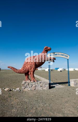 Eintritt in das Gobi Tour ger Camp in der Nähe der Flaming Cliffs in der Wüste Gobi bei Bulgan im Süden der Mongolei, wo wichtige Dinosaurier-Fossilien waren Stockfoto