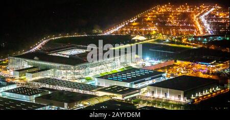 Luftbild, Messe Düsseldorf GmbH, Kongresszentrum, MERKUR SPIEL-ARENA/Messe Nord, Boot Düsseldorf, Nachtfoto, Niederkassel, Düsseldorf, Stockfoto