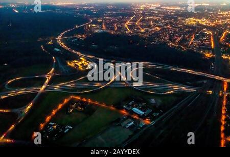 Luftbild, Spaghettiknoten, Autobahndreieck Duisburg Kaiserberg, Autobahn A3, Duissern, Duisburg, Stadtgrenze, Mülheim an der Ruhrgebiet, Nor Stockfoto