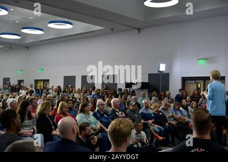 Henderson, NV, USA. Februar 2020. Elizabeth Warren pictured at the Henderson Early Vote Town Hall with Elizabeth Warren and Brandon Wolf at CSN Henderson Student Union in Henderson, Nevada on February 17, 2020. Kredit: Damairs Carter/Media Punch/Alamy Live News Stockfoto