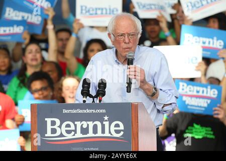 Richmond, KALIFORNIEN - 17. FEBRUAR: Bernie Sanders spricht während der "Get Out the Early Vote"-Rallye im Craneway Pavilion am 17. Februar 2020 in Richmond, Kalifornien. Foto: Christopher Victorio/imageSPACE/MediaPunch Stockfoto