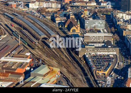 Luftbild, Hauptbahnhof Hagen, Mittelstadt, Hagen, Ruhrgebiet, Nordrhein-Westfalen, Deutschland, Bahngleise, Bahnhof, Brücke, Bundesstraß Stockfoto