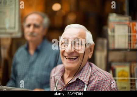 Porträt eines lächelnden Ladenbesitzers. Stockfoto