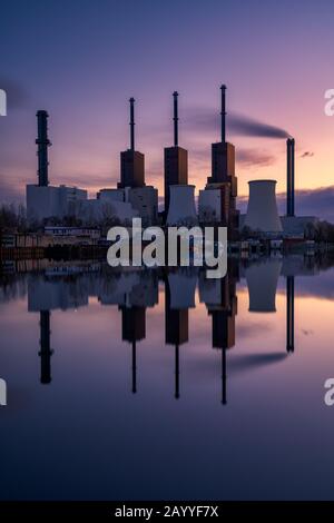 Fossiles Heizkraftwerk in Berlin, Deutschland Stockfoto