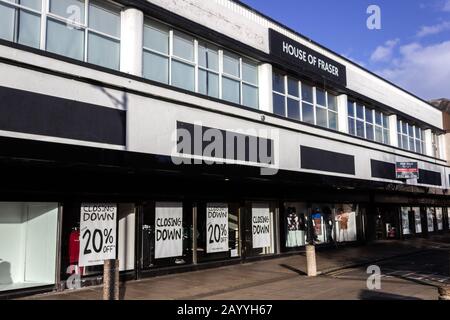 Schließen Sie die Schilder im House of Fraser Store, Grange Road West, Pyramids Shopping Center, Birkenhead Stockfoto