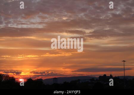 City Sunset Over Glasgow, Schottland, Großbritannien Stockfoto