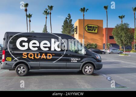 Best Buy Geek Team In Home Service Technicians Vans Stockfoto