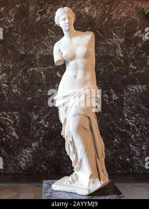 Die Venus von Milo ist eine antike griechische Statue und eines der berühmtesten Werke der antiken griechischen Skulptur. Stockfoto