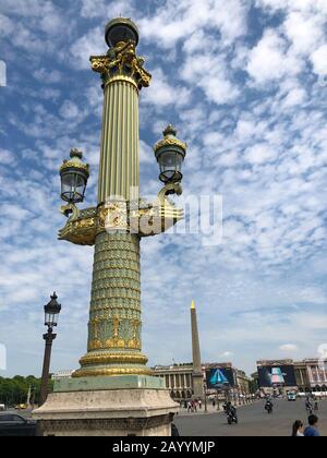 Schöne Zierde an der Place de la Concorde. Stockfoto