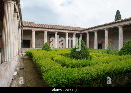 Innenhof des Hauses Menander in Pompeji in der Nähe des modernen Neapel in der italienischen Region Kampanien. Stockfoto