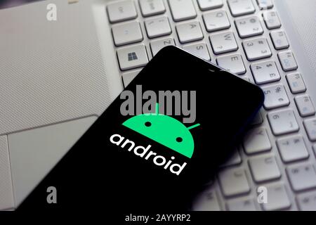 Brasilien. Februar 2020. In dieser Abbildung wird das Android-Logo auf einem Smartphone angezeigt. Kredit: Rafael Henrique/SOPA Images/ZUMA Wire/Alamy Live News Stockfoto