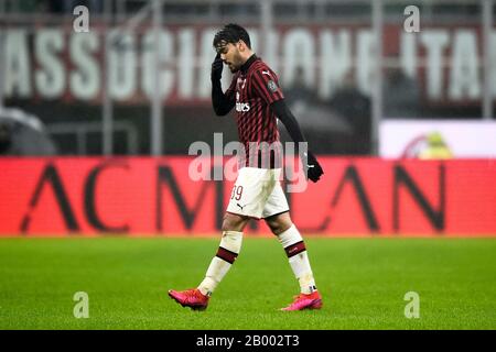 Mailand, Italien - 17. Februar 2020: Lucas Paqueta vom AC Mailand sieht während des Serie-A-Fußballspiels zwischen dem AC Mailand und dem Torino FC niedergeschlagen aus. Kredit: Nicolò Campo/Alamy Live News Stockfoto