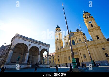 München, 2019: Germany-October der Odeonsplatz ist ein großer Platz im Zentrum von München, der sich im frühen 19. Jahrhundert entwickelt wurde. Stockfoto