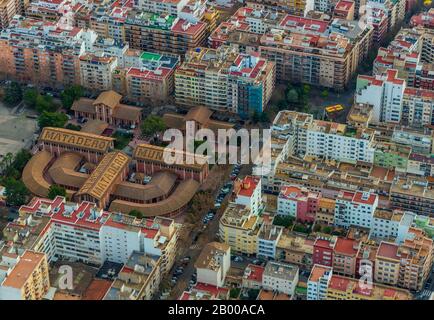 Luftbild, städtischer Flughafen Matadero, Centro Cultural S'Escorxador, Palma, Mallorca, Spanien, Europa, Balearen, Carrer de l'Emperadriu Eugènia, es, Stockfoto