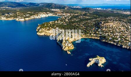 Luftbild, Ortsblick Santa Ponsa mit Landzunge, Insel Illa Fieni, Calvià, Mallorca, Spanien, Europa, Balearen, Bucht, es, Espana, Immobilien Stockfoto