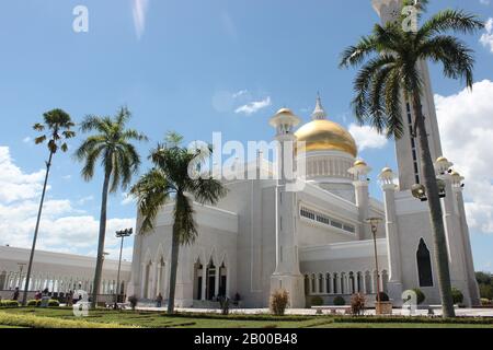 Berühmte Omar Ali Saifuddin Moschee in Brunei Stockfoto