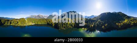 360-Grad-Panorama Freibergsee, bei Oberstdorf, Drohnenbild, Oberallgaeu, Allgaeu, Schwaben, Bayern, Deutschland Stockfoto