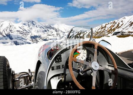 Großglockner Grand Prix 2017, Auto Union Bergwagen Typ C/D von 1938, Armaturenbrett, originalgetreuer Nachbau des Wagens, mit dem Hans Joachim Steckte Stockfoto