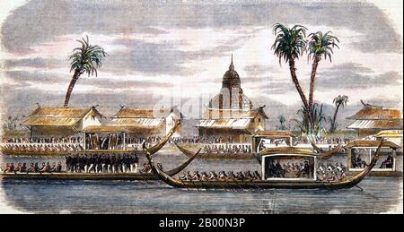 Thailand: Ende des 19. Jahrhunderts Farbstich der Royal Barge Ceremony, Bangkok. Thailands Royal Barge Procession (Thai: Krabuan Phayuhayattra Chonlamak) ist eine Zeremonie von religiöser und königlicher Bedeutung, die seit fast 700 Jahren in Siam stattfindet. Die exquisit gefertigten Royal Barges sind eine Mischung aus Handwerkskunst und traditioneller thailändischer Kunst. Die Royal Barge Prozession findet nur selten statt, typischerweise zeitgleich mit den bedeutendsten kulturellen und religiösen Ereignissen. Stockfoto