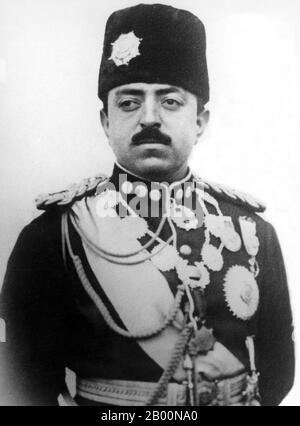 Afghanistan: Amanullah Khan (1. Juni 1892 – 25. April 1960), Herrscher des Emirats Afghanistan von 1919 bis 1929, zunächst als Amir und nach 1926 als Schah. Er führte Afghanistan zur Unabhängigkeit über seine Außenpolitik vom Vereinigten Königreich, und seine Herrschaft war von dramatischen politischen und sozialen Veränderungen geprägt. Stockfoto
