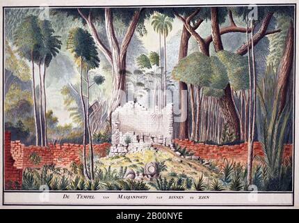 Indonesien: Madura, Innere des Tempels von Madjanpoeti. Aquarellmalerei eines unbekannten Künstlers, Ende des 18. Jahrhunderts. Ab dem 7. Jahrhundert n. Chr. blühte das mächtige Srivijaya-Marinerreich in Indonesien als Folge des Handels und der Einflüsse des Hinduismus und Buddhismus, die mit ihm aus Malaya importiert wurden. Zwischen dem 8. Und 10. Jahrhundert u.Z. blühten und gingen die landwirtschaftlichen buddhistischen Sailendra- und Hindu-Mataram-Dynastien im Landesinneren von Java zurück und hinterließen große religiöse Monumente wie Sailendras Borobudur und Matarams Prambanan. Stockfoto