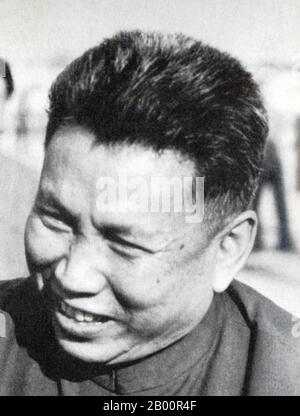 Kambodscha: Saloth Sar (19. Mai 1928–15. April 1998), besser bekannt als Pol Pot, war von 1976–1979 der Führer der kambodschanischen kommunistischen Bewegung, bekannt als Khmer Rouge und Premierminister des Demokratischen Kampuchea. Im Jahr 1979, nach der Invasion von Kambodscha durch Vietnam, Pol Pot floh in den Dschungel des Südwestkambodschas. Pol Pot starb 1998, als er von der Ta Mok-Fraktion der Roten Khmer unter Hausarrest gestellt wurde. Die Khmer Rouge, oder Kommunistische Partei von Kampuchea, regierte Kambodscha von 1975 bis 1979, angeführt von Pol Pot, Nuon Chea, Ieng Sary, Son Sen und Khieu Samphan. Stockfoto