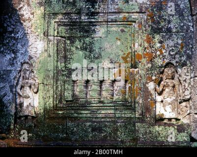 Kambodscha: Apsaras an der inneren Wand der östlichen Gopura, Preah Khan, Angkor. Preah Khan (Tempel des Heiligen Schwertes) wurde im späten 12. Jahrhundert (1191) von Jayavarman VII. Erbaut und liegt nördlich von Angkor Thom. Der Tempel wurde auf dem Aufstellungsort von Jayavarman VII Sieg über dem eindringenden Chams 1191 errichtet. Es war das Zentrum einer bedeutenden Organisation mit fast 100,000 Beamten und Bediensteten. Es diente als buddhistische Universität zu einer Zeit. Die primäre Gottheit des Tempels ist der boddhisatva Avalokiteshvara in Form von Jayavarmans Vater. Stockfoto