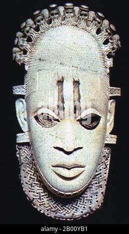 Nigeria: Eine Elfenbeinhängermaske, die die iyoba (Königinnen-Mutter) Idia (16th. Jahrhundert), Benin Empire, 16th. Jahrhundert darstellt. Idia war die Mutter von Esigie (r. 1504-1550), der Oba (König) des Benin-Reiches. Sie spielte eine entscheidende Rolle beim Aufstieg und der Herrschaft ihres Sohnes und wurde als eine große Kriegerin beschrieben, die unermüdlich vor und während der Herrschaft ihres Sohnes kämpfte. Das Königreich Benin, auch Edo-Königreich und Benin-Reich genannt, war ein Königreich in Westafrika im heutigen südlichen Nigeria; es ist nicht zu verwechseln mit der modernen Nation Benin. Die Hauptstadt des Königreichs Benin war Edo. Stockfoto