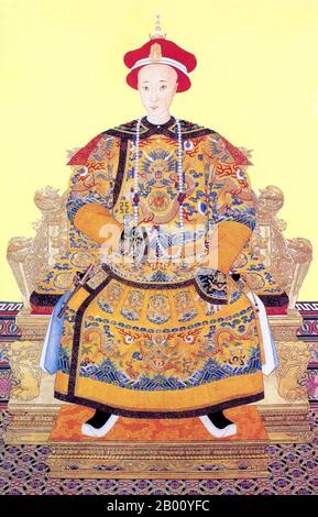 Der Tongzhi-Kaiser (27. April 1856 - 12. Januar 1875), geborene Zaichun, war der neunte Kaiser der von Mandschu geführten Qing-Dynastie und der achte Qing-Kaiser, der von 1861 bis 1875 über China Proper regieren konnte. Seine Regierungszeit, die sich effektiv durch seine Jugend hinzog, war weitgehend von der Herrschaft seiner Mutter, der Empress Dowager Cixi, überschattet. Obwohl er wenig Einfluss auf die Gerichtsangelegenheiten hatte, gab die Zeit seiner Herrschaft Anlass zu dem, was Historiker die "Tongzhi-Restauration" nennen, einem erfolglosen Versuch, China zu stabilisieren und zu modernisieren. Stockfoto