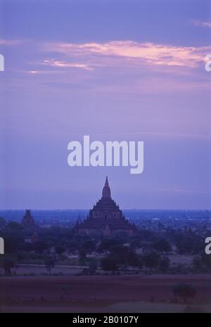 Burma: Sulamani Tempel, Bagan (Pagan) Alte Stadt. Der Sulamani Tempel wurde 1183 von König Narapatisithu erbaut. Bagan, früher Pagan, wurde hauptsächlich zwischen dem 11th. Und 13th. Jahrhundert erbaut. Offiziell Arimaddanapura oder Arimaddana (die Stadt des feindlichen Crusher) und auch als Tambadipa (das Land des Kupfers) oder Tassadessa (das vertrocknende Land) bekannt, war es die Hauptstadt mehrerer alter Königreiche in Burma. Stockfoto