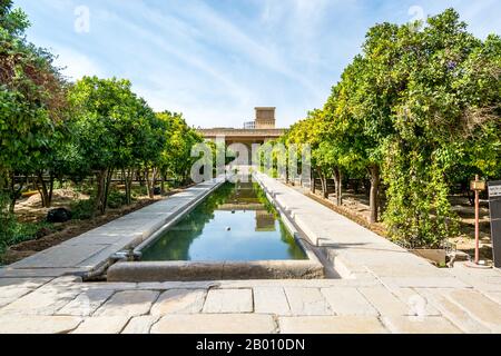 Garten der Innenräume der Arg von Karim Khan oder Karim Khan Zitadelle, die als Teil eines Komplexes während der Zand Dynastie von Karim Khan erbaut wurde. Es ist rectangul Stockfoto