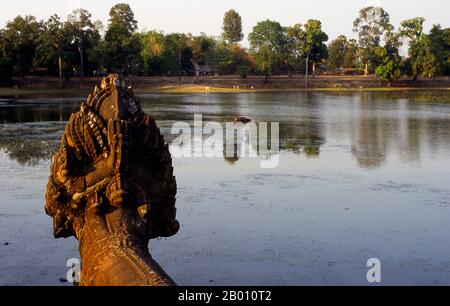 Kambodscha: Srah Srang (Pool der Waschungen), Angkor. Srah Srang (Pool der Waschungen) ist ein Baray (Reservoir) ursprünglich im 10th. Jahrhundert unter der Anleitung von König Rajendravarman II gegraben. Es wurde dann im 12th Jahrhundert von Jayavarman VII. Umgebaut Stockfoto