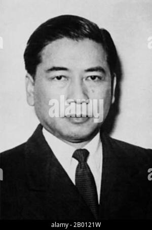 Vietnam: NGO Dinh Diem (1901-1963), erster Präsident der Republik Vietnam. Die NGO Dinh Diem (3. Januar 1901 – 2. November 1963) war der erste Präsident Südvietnams (1955–1963). Nach dem französischen Rückzug aus Indochina infolge der Genfer Abkommen von 1954 führte Diem die Bemühungen zur Gründung der Republik Vietnam an. Aufgrund seines starken Antikommunismus, der sich durch die USA unterstützte, erreichte er 1955 den Sieg in einer Volksabstimmung, die weithin als betrügerisch galt und sich zum ersten Präsidenten der Republik erklärte. Seine Herrschaft erwies sich als autoritär, elitär, nepotistisch und korrupt. Stockfoto