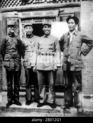 China: Führung der Kommunistischen Partei Chinas bei Yan'an, 1937. Von rechts nach links: Mao Zedong, Zhu De, Zhou Enlai und Qin Bangxian, Yan'an, 1937. Qin Bangxian, auch bekannt als Bo Gu, wurde im Februar 1946 bei einem Flugzeugabsturz in Shanxi getötet. Die anderen drei - Mao, Zhou und Zhu - würden 1949 die Volksrepublik China gründen. Stockfoto
