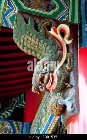 Wenshu Yuan (Wenshu-Tempel) stammt aus der Tang-Dynastie (18. Juni bis 4. Juni 907) und war ursprünglich als Xinxiang-Tempel bekannt. Es ist heute ein beliebter Zen-buddhistischer Tempel. Chengdu, früher auch Chengtu genannt, ist die Hauptstadt der Provinz Sichuan in Südwestchina. Im frühen 4. Jahrhundert v. Chr. zog der 9. König von Kaiming seine Hauptstadt vom heutigen nahe gelegenen Pixian an den heutigen Standort der Stadt. Stockfoto