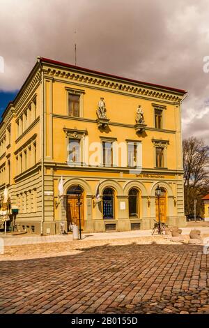 Historisches Bankgebäude am Tartu Raekoja platt 20 Stockfoto