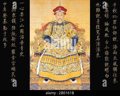 China: Kaiser Yongzheng (13. Dezember 1678 – 8. Oktober 1735), 5. Herrscher der Qing-Dynastie (r. 1722-1735). Hängende Schriftrolle, 18. Jahrhundert. Der Yongzheng-Kaiser, geboren in Yinzhen und Tempelname Shizong, war der fünfte Kaiser der Qing-Dynastie. Yongzheng, ein hart arbeitender Herrscher, war das Hauptziel, eine effektive Regierung zu minimalen Kosten zu schaffen. Wie sein Vater, der Kaiser Kangxi, setzte Yongzheng militärische Gewalt ein, um die Position der Dynastie zu bewahren. Von Historikern verdächtigt, den Thron an sich gerissen zu haben, wurde seine Herrschaft oft despotisch, effizient und energisch genannt. Stockfoto