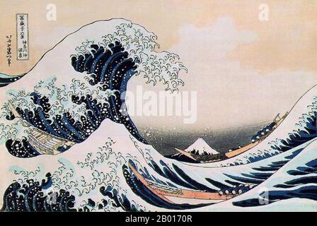 Japan: „die große Welle vor Kanagawa“. Ukiyo-e Holzschnitt aus der Serie '36 Ansichten des Fuji' von Katsushika Hokusai (31. Oktober 1760 - 10. Mai 1849), c. 1830. In diesem Holzschnitt zeigt Hokusai im Hintergrund den Berg Fuji. Die tobenden Wellen in dieser Abbildung werden fälschlicherweise oft als ‘Tsunami’ bezeichnet; da die Wellen jedoch vor der Küste liegen, werden sie im Japanischen eher als ‘okinami’ bezeichnet. Stockfoto