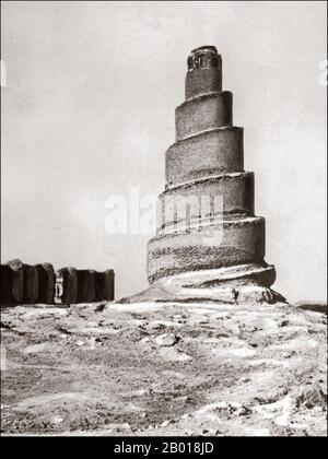 Irak: Die Malwiya, Minarett der Großen Moschee von Samarra (fertiggestellt 852 CE), Ende des 19th. Jahrhunderts. Das Minarett von Samarra, auch bekannt als das Malwiya Minarett oder der Malwiya Turm, ist Teil der Großen Moschee von Samarra in Samarra, Irak. Die Moschee ist eine der größten der Welt und wurde vom abbasidischen Kalifen Al-Mutawakkil erbaut. Das Minarett war ursprünglich durch eine Brücke mit der Moschee verbunden. Sie wurde 848-852 aus Sandstein gebaut und ist aufgrund ihrer aufsteigenden spiralförmigen konischen Bauweise unter anderen Minaretten einzigartig. Er war 52 Meter hoch und 33 Meter breit an der Basis. Stockfoto