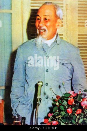 Vietnam: Präsident Ho Chi Minh (19. Mai 1890 - 3. September 1969) in Hanoi, c.. 1950s. Hồ Chí Minh, geboren in Nguyễn Sinh Cung und auch bekannt als Nguyễn Ái Quốc, war ein vietnamesischer revolutionärer Führer, der Premierminister (1946-1955) und Präsident (1945-1969) der Demokratischen Republik Vietnam (Nordvietnam) war. Er gründete die Demokratische Republik Vietnam und leitete die Viet Cong während des Vietnamkrieges bis zu seinem Tod. Stockfoto