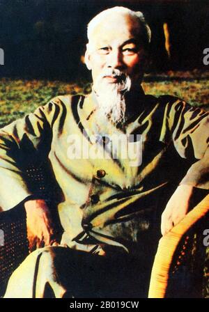 Vietnam: Präsident Ho Chi Minh (19. Mai 1890 - 3. September 1969) im Präsidentenpalast, Hanoi, c.. 1969. Hồ Chí Minh, geboren als Nguyễn Sinh Cung und auch bekannt als Nguyễn Ái Quốc, war ein vietnamesischer revolutionärer Führer, der Premierminister (1946-1955) und Präsident (1945-1969) der Demokratischen Republik Vietnam (Nordvietnam) war. Er gründete die Demokratische Republik Vietnam und leitete die Viet Cong während des Vietnamkrieges bis zu seinem Tod. Stockfoto