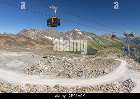 Stubaier Seilbahnen zum Top of Tyrol in den Stubaier Alpen, Österreich. Stockfoto