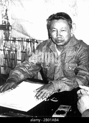 Kambodscha: Pol Pot (19. Mai 1928 – 15. April 1998), versteckt in der Nähe der thailändisch-kambodschanischen Grenze, 1979. Saloth Sar, besser bekannt als Pol Pot, war von 1976 bis 1979 der Führer der kambodschanischen kommunistischen Bewegung, bekannt als Khmer Rouge und Premierminister des Demokratischen Kampuchea. Im Jahr 1979, nach der Invasion Kambodschas durch Vietnam, floh Pol Pot in die Dschungel im Südwesten Kambodschas. Pol Pot starb 1998, als er von der Ta Mok-Fraktion der Roten Khmer unter Hausarrest gestellt wurde. Die Roten Khmer oder die Kommunistische Partei Kampucheas regierten Kambodscha von 1975 bis 1979 unter der Führung von Pol Pot, Nuon Chea, Ieng Sary und anderen. Stockfoto