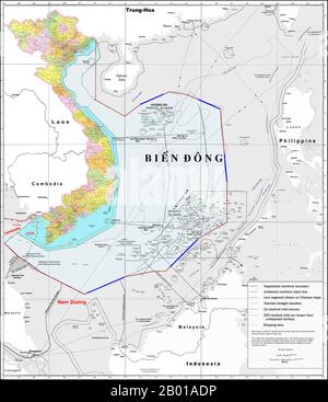 Südchinesisches Meer: Karte der umstrittenen Paracels-Inseln und Spratly-Inseln mit detaillierten Angaben zu den vietnamesischen Claims. Der Spratlys-Archipel im Südchinesischen Meer (von Vietnam das Ostmeer genannt) wird in verschiedenen Graden von China, Taiwan, Vietnam, den Philippinen, Malaysia und Brunei bestritten. Die Paracels-Inseln sind zwischen China und Vietnam umstritten, werden aber seit 1974 vollständig von China kontrolliert. Die chinesische Behauptung ist die umfangreichste und wird im Allgemeinen durch eine von den Chinesen als „neun gepunktete Linie“ (nánhǎi jiǔduàn xiàn) bezeichnete fiktive Grenze gekennzeichnet. Stockfoto